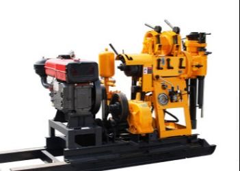 XY-1A 150m الهيدروليكية 13.3kw الزاحف المثبت على جهاز الحفر